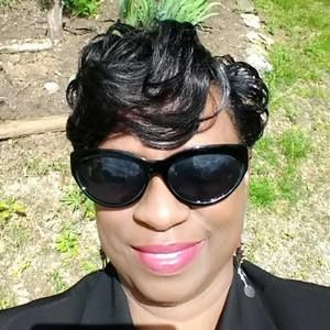 Meet your Posher, Linette